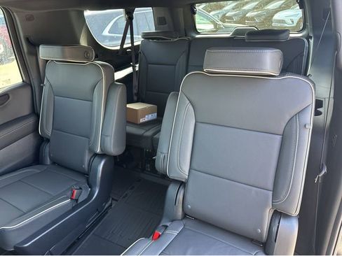 New 2026 GMC Yukon XL Elevation image 18