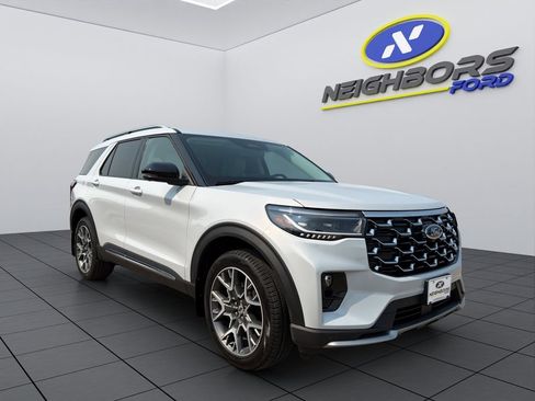 Used 2025 Ford Explorer Platinum w/ Ultimate Package AWD/4WD image 8