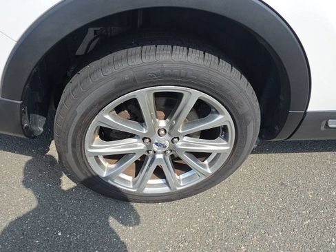 Used 2016 Ford Explorer Limited w/ Equipment Group 303A AWD/4WD image 10