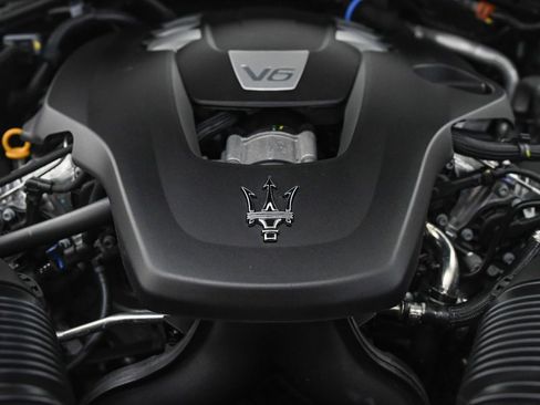 New 2024 Maserati Levante GT Ultima image 30