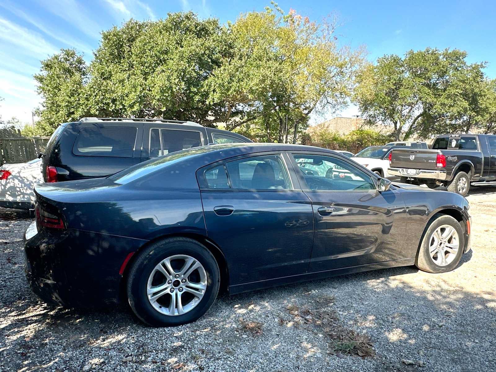 Used 2019 Dodge Charger SXT RWD image 4