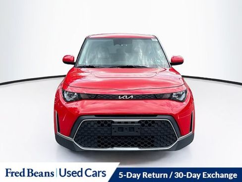 Used 2023 Kia Soul LX FWD image 2