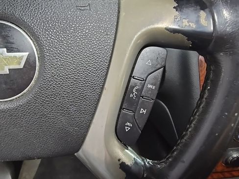 Used 2009 Chevrolet Tahoe LTZ AWD/4WD image 36