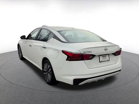 Used 2025 Nissan Altima 2.5 SV image 11