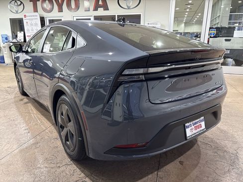 New 2026 Toyota Prius SE image 8