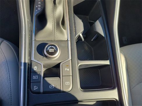 Certified 2024 Kia Sorento S w/ Panoramic Sunroof Package image 29