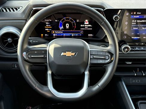 Used 2025 Chevrolet Colorado LT RWD image 13