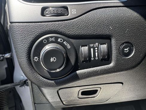 Used 2019 Jeep Cherokee Limited AWD/4WD image 19