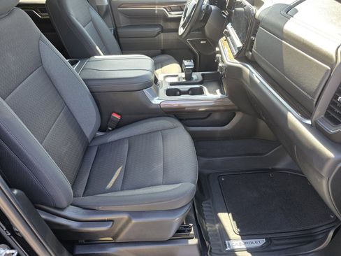 Used 2024 Chevrolet Silverado 1500 RST w/ Convenience Package II RWD image 3