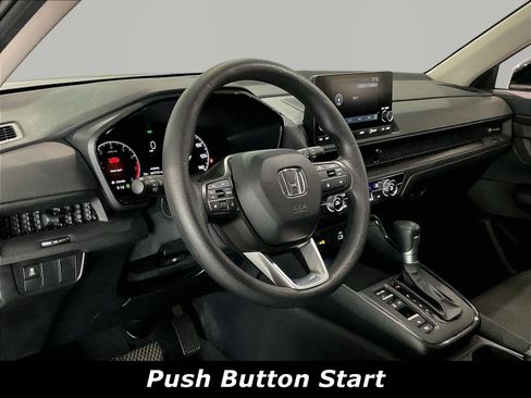 Used 2025 Honda CR-V LX image 17