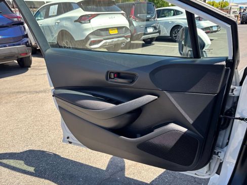 Used 2025 Toyota Corolla LE FWD image 18