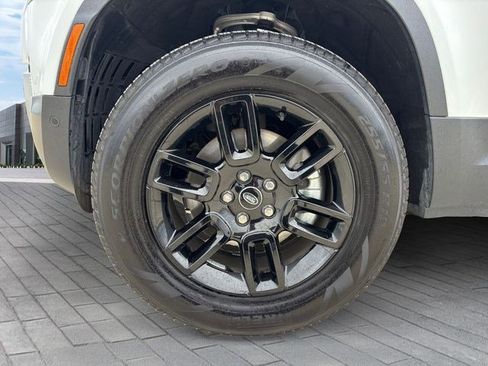 Used 2025 Land Rover Defender 110 S AWD/4WD image 9