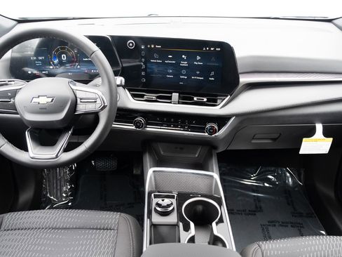 New 2026 Chevrolet Equinox LT w/ Safety and Technology Package AWD/4WD image 16