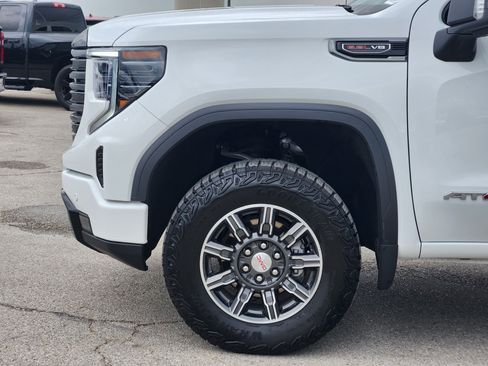 Used 2025 GMC Sierra 1500 AT4 AWD/4WD image 9