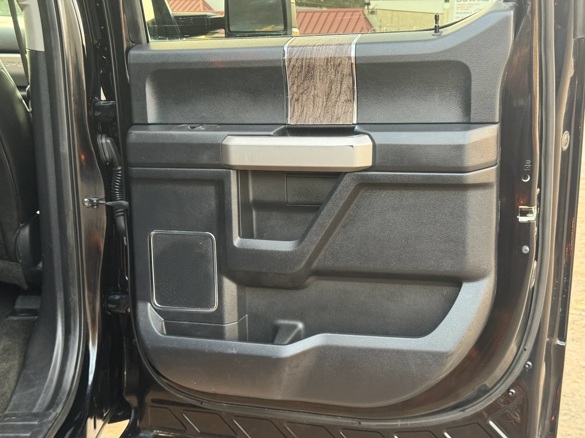 Used 2017 Ford F350 Lariat AWD/4WD image 24