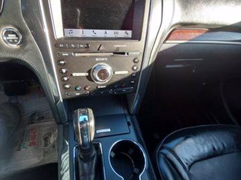 Used 2018 Ford Explorer Platinum AWD/4WD image 23