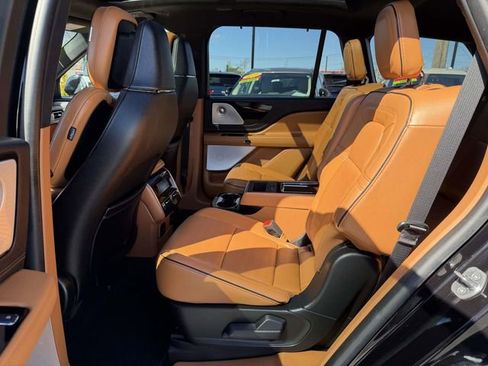 Certified 2023 Lincoln Aviator Black Label w/ Jet Package AWD/4WD image 13
