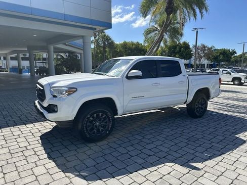 Used 2022 Toyota Tacoma SR5 w/ Technology Package RWD image 20