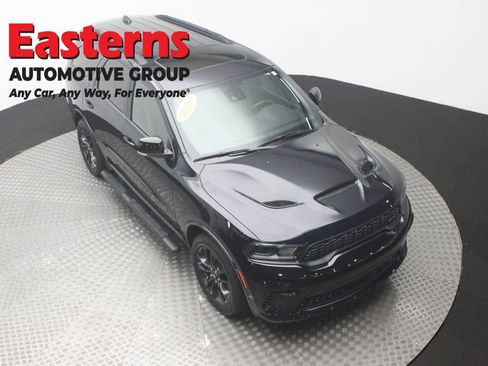 Used 2025 Dodge Durango R/T AWD/4WD image 3