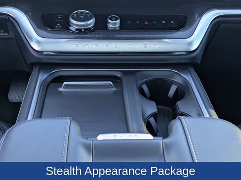 Certified 2025 Ford Expedition Max Platinum w/ Stealth Performance Package AWD/4WD image 27