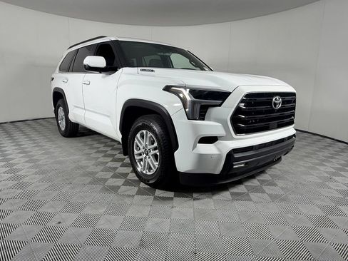 Used 2025 Toyota Sequoia SR5 AWD/4WD image 4