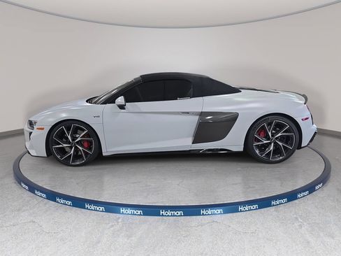 Used 2021 Audi R8 V10 w/ Premium Package RWD image 11