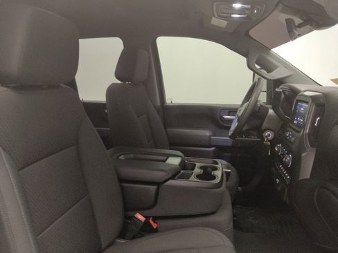 Used 2022 Chevrolet Silverado 2500 Custom w/ Custom Convenience Package RWD image 21