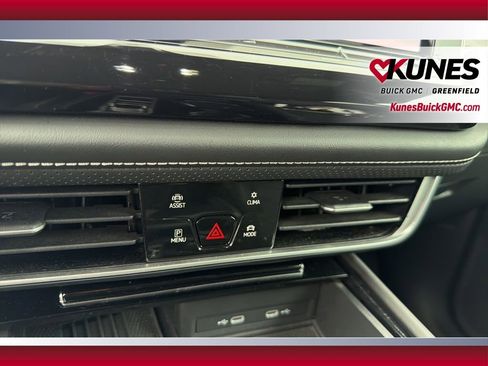 Used 2025 Volkswagen Atlas Cross Sport SE image 30