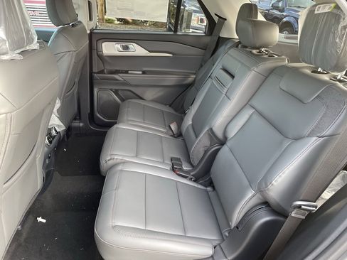 New 2026 Ford Explorer Active w/ Active Comfort Package image 22