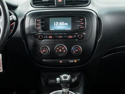 Used 2016 Kia Soul + image 21