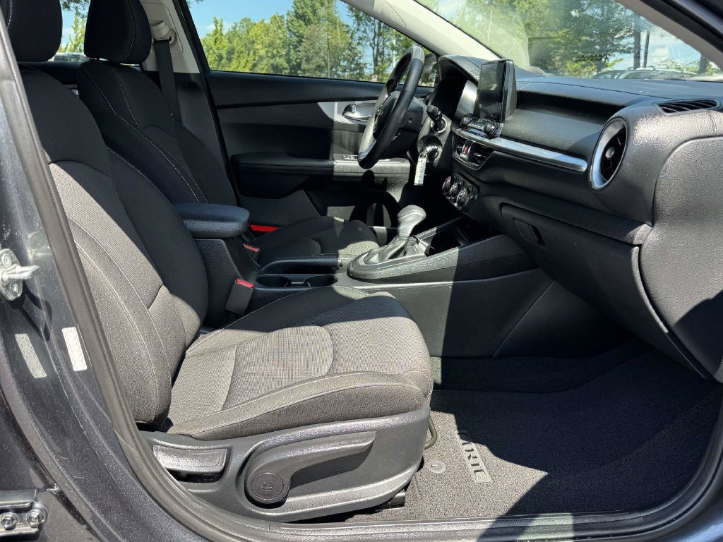 Used 2024 Kia Forte LXS w/ LXS Technology Package FWD image 15