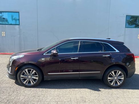 Used 2020 Cadillac XT5 Premium Luxury AWD/4WD image 2