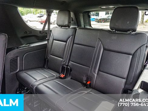 Used 2024 Chevrolet Suburban LT RWD image 23