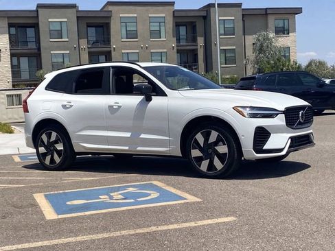 Certified 2025 Volvo XC60 T8 Plus w/ Protection Package Premier AWD/4WD image 4