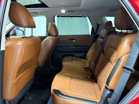 Certified 2024 Nissan Pathfinder Platinum w/ Cargo Package image 24