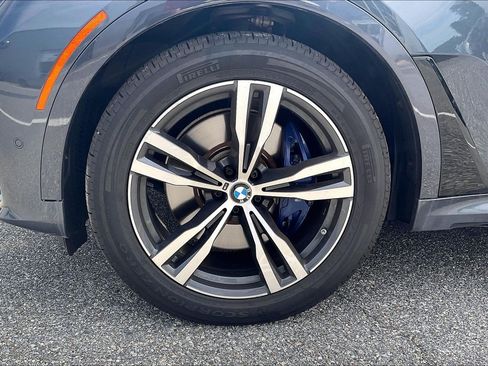 Used 2022 BMW X7 xDrive40i w/ M Sport Package AWD/4WD image 9