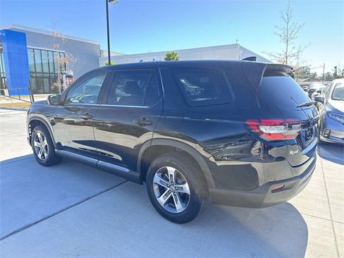 Used 2023 Honda Pilot EX-L image 5