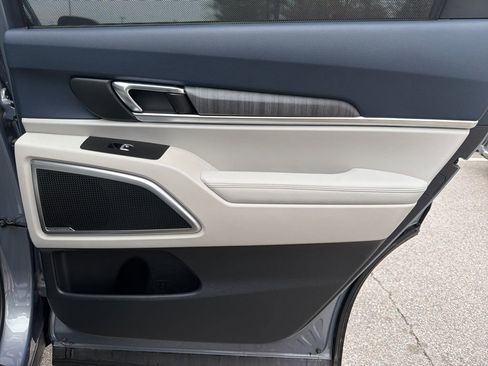 Used 2024 Kia Telluride EX w/ EX Captain's Chair Package image 30