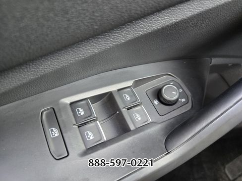 Certified 2025 Volkswagen Jetta S image 31