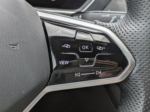 Used 2022 Volkswagen Tiguan SE R-Line FWD image 22