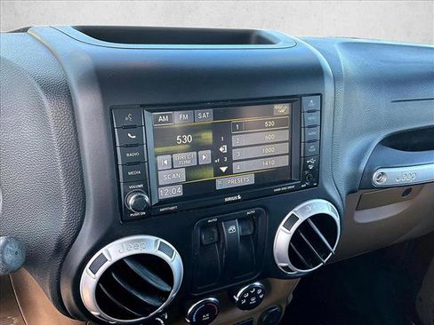 Used 2013 Jeep Wrangler Sahara image 21