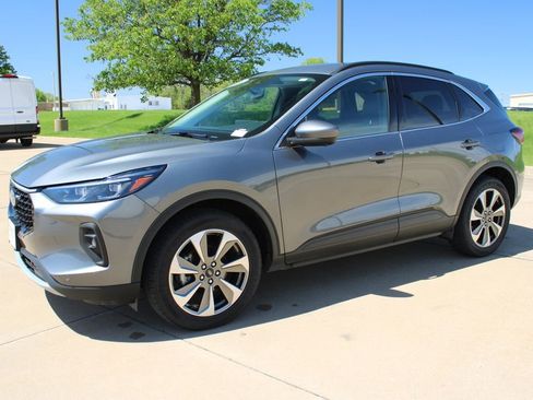 Used 2024 Ford Escape Platinum AWD/4WD image 18