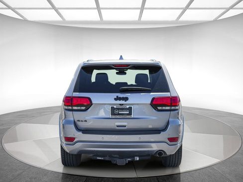 Used 2019 Jeep Grand Cherokee Altitude AWD/4WD image 3
