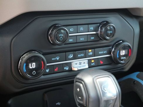 Certified 2024 Ford Bronco Wildtrak AWD/4WD image 25