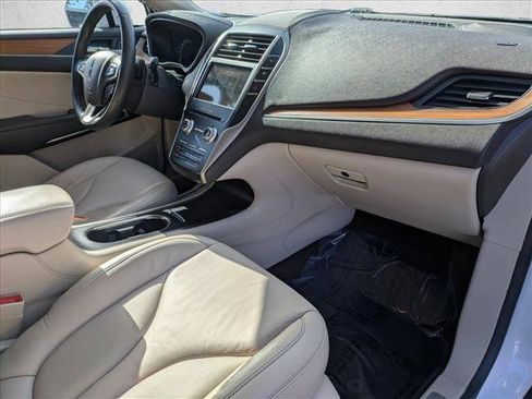 Used 2017 Lincoln MKC Select w/ Select Plus Package image 19