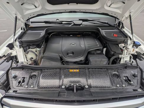 Used 2025 Mercedes-Benz GLS 450 4MATIC image 36