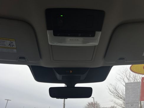 Certified 2025 Nissan Pathfinder SL image 30