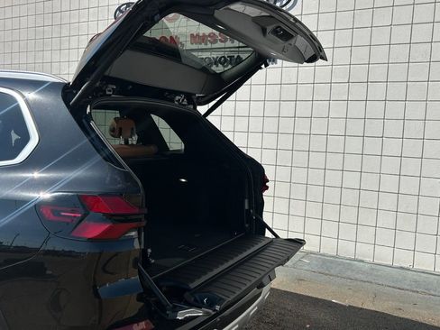 Used 2025 BMW X5 sDrive40i w/ Premium Package image 45