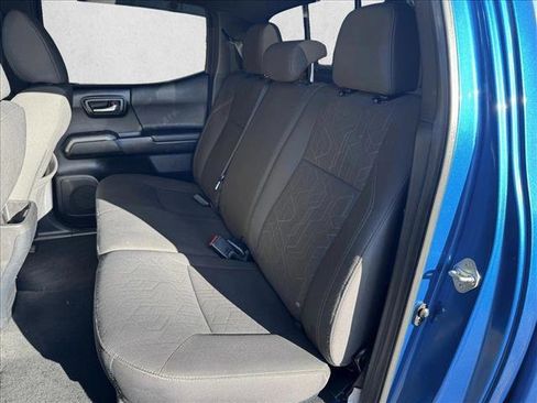 Used 2017 Toyota Tacoma TRD Sport w/ Tow Package image 17