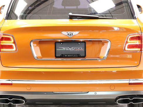 Used 2019 Bentley Bentayga image 61